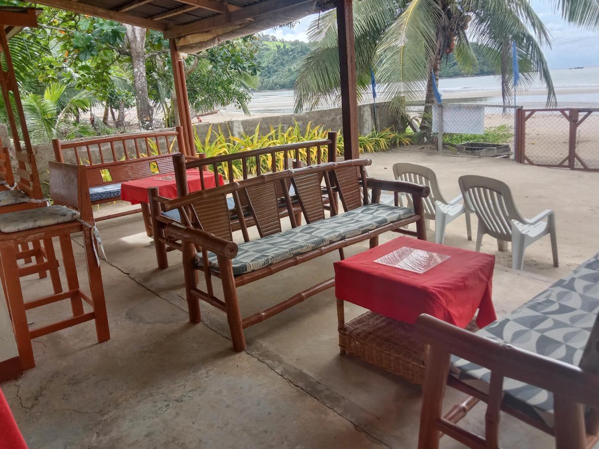 Bucana Beachfront Guesthouse El Nido Esterno foto