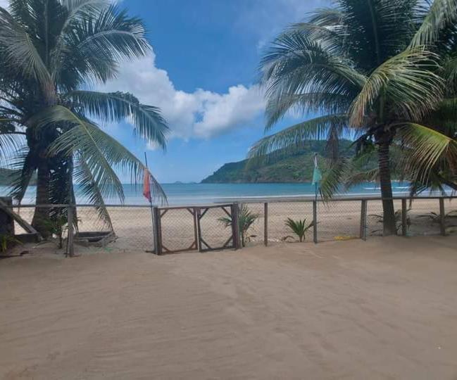 Bucana Beachfront Guesthouse El Nido Esterno foto
