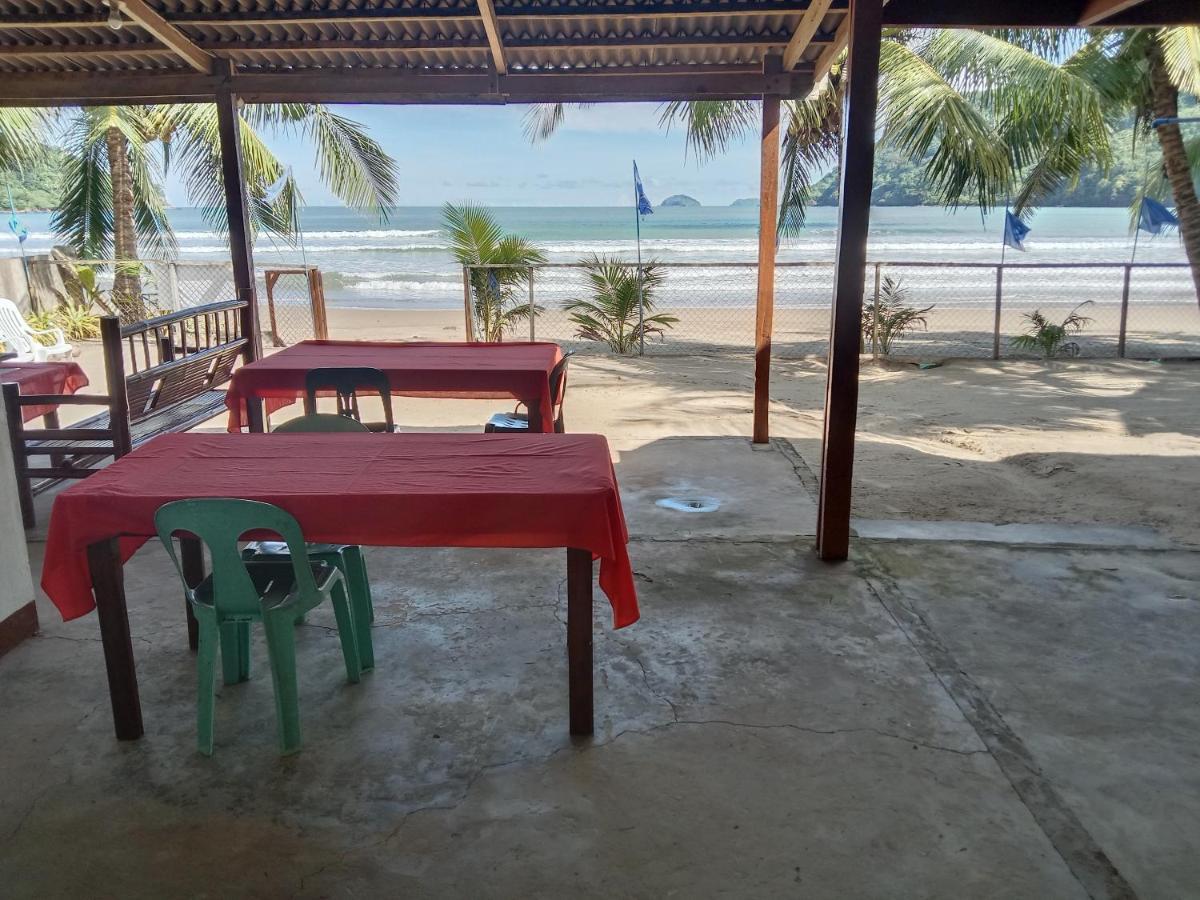 Bucana Beachfront Guesthouse El Nido Esterno foto