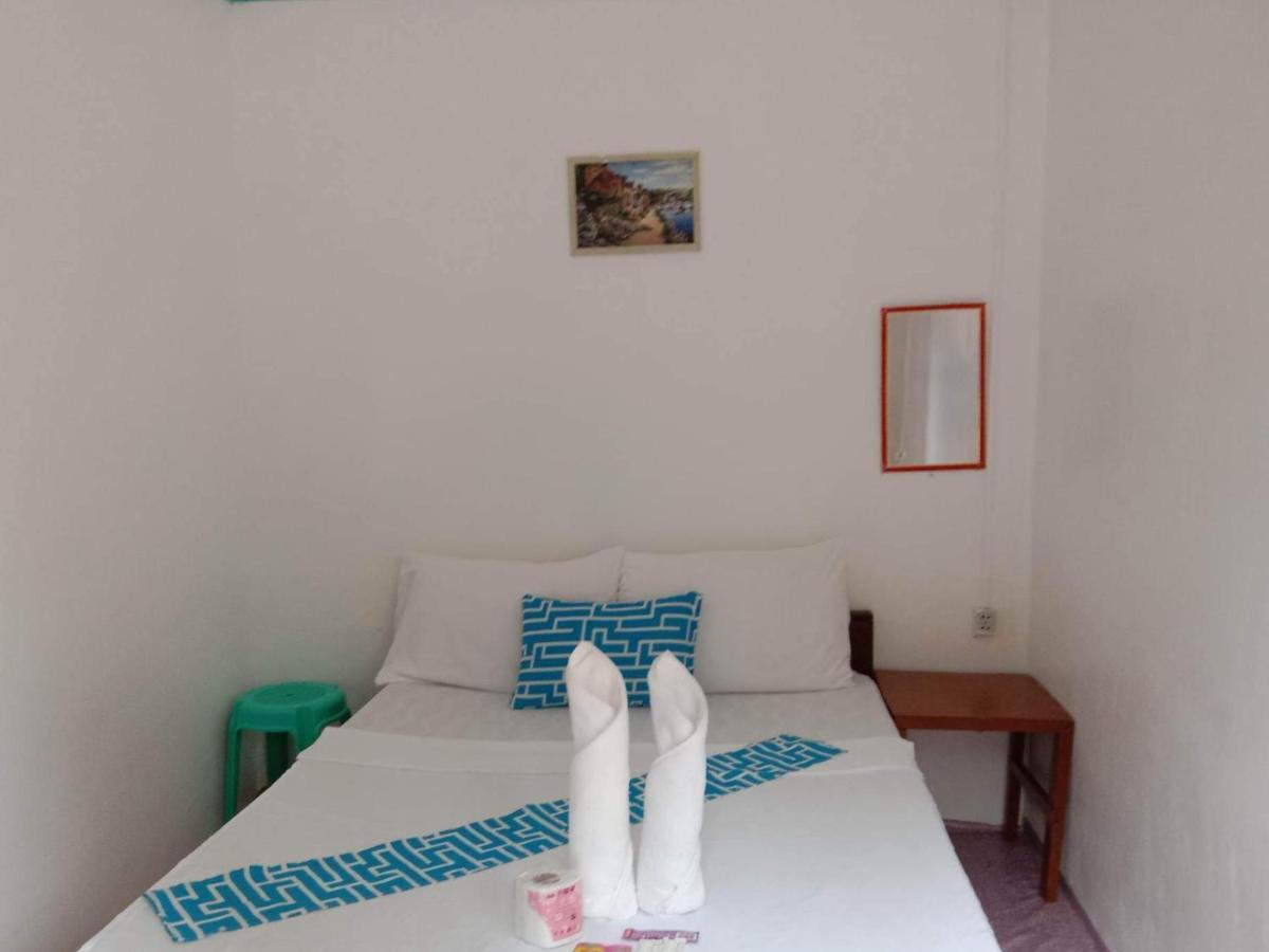 Bucana Beachfront Guesthouse El Nido Esterno foto