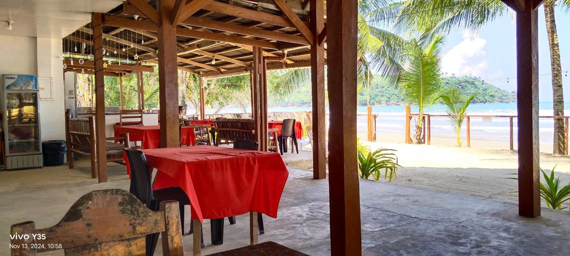 Bucana Beachfront Guesthouse El Nido Esterno foto