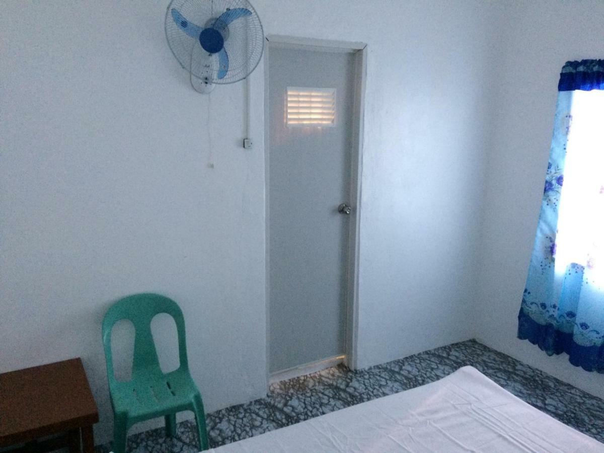 Bucana Beachfront Guesthouse El Nido Esterno foto